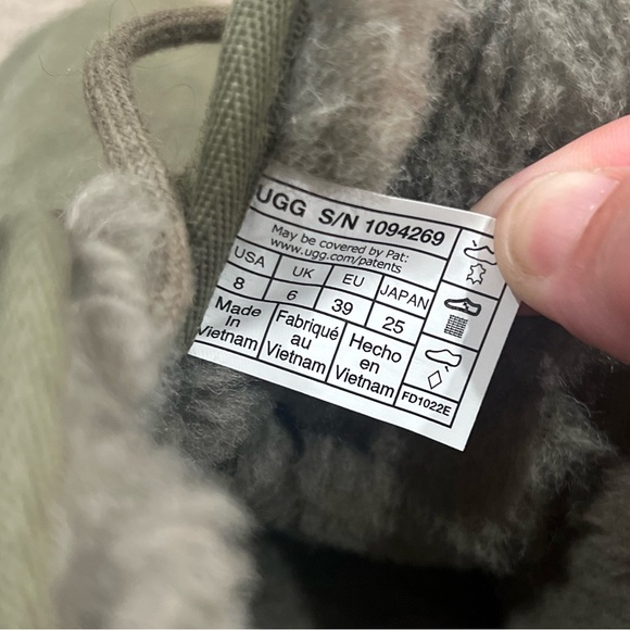 Green Ugg boots! - Picture 4 of 5